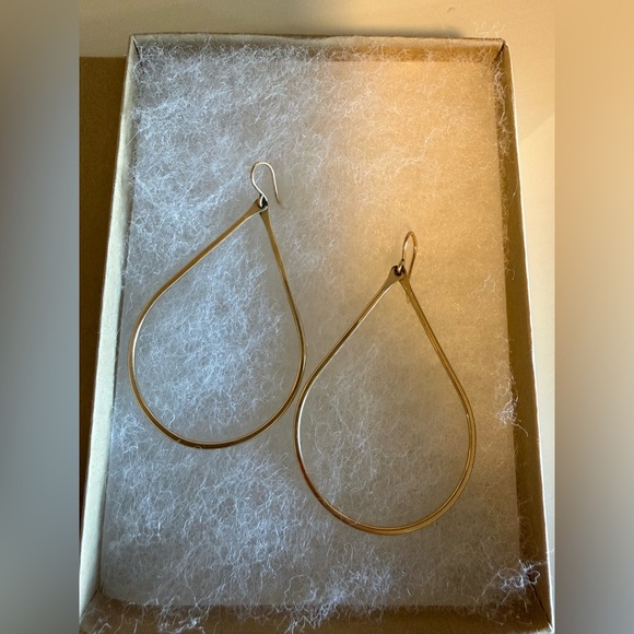 NASHELLE Gold Teardrop Earrings - Picture 2 of 3